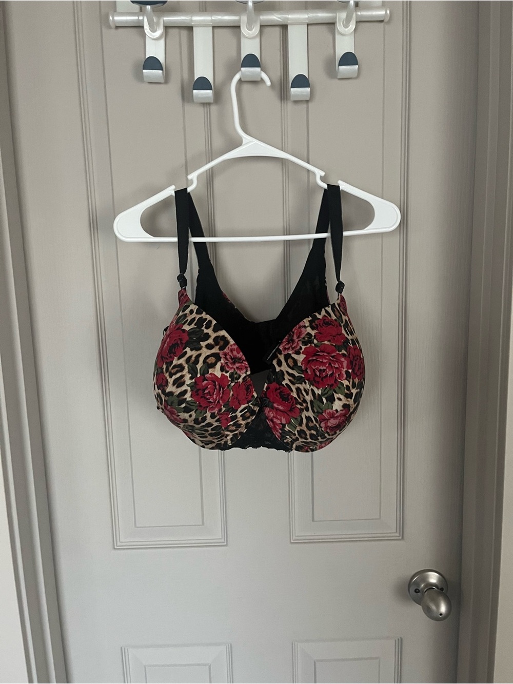 Torrid curves are Rose & Leopard Full Coverage Bra in Black and Red, 42DDD